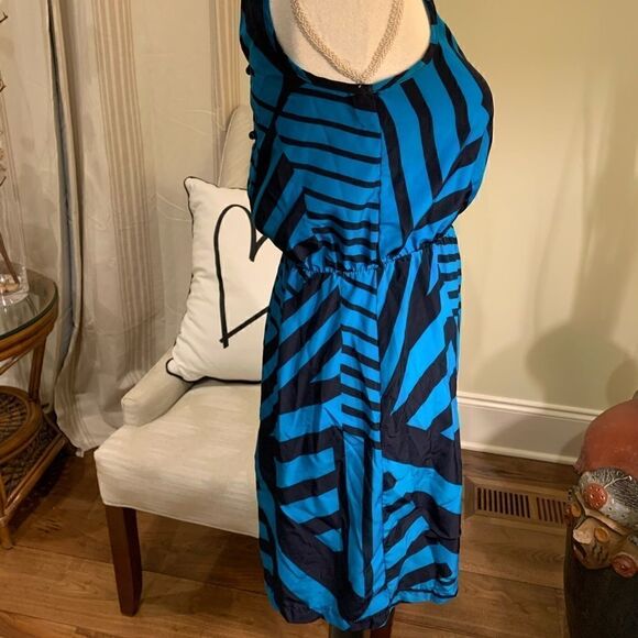 Dina be 100% silk dress 💙 - Picture 6 of 6